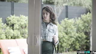 Dee and Whitney shared a warm jizz of Pierce