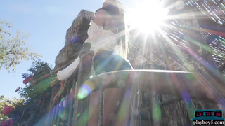 Petite Asian teen Hannah Le gets naked