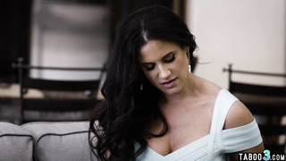 MILF showing her talents to her husband