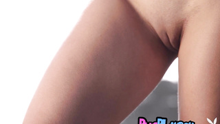 Perfect babe showing of perfect body