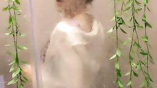 Scorching Thai Chick Douche Display BIGO