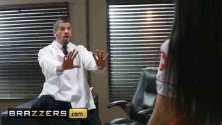 Docs Escapade - Gia Milana Bambino - Shes No Loser