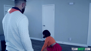 Busty girl want to fuck with me at abandoned house