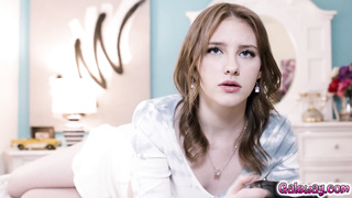 Charlotte got aroused by Melody