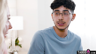 MILF Sadie Summer caught masturbating