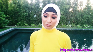 Nina Nieves handled Allen Swifts wieener