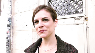 Divorced she wants to experience a double penetration