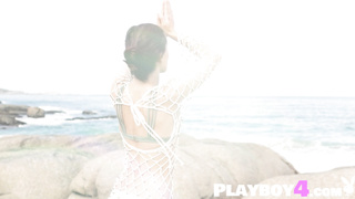 Hot MILF Sofi Ka exposed beautiful booty