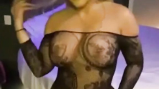 Curvy Latina Escort Sucking For Cash