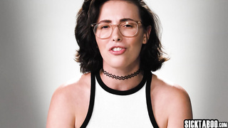 Horny MILF Casey Calvert masturbate