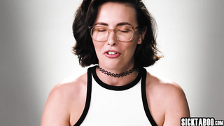 Horny MILF Casey Calvert masturbate