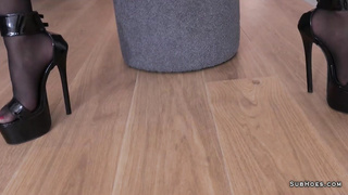 Sub Pussy Kat enjoys double pentration