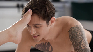 Busty girlfriend use her as a merry christmas gift