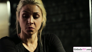 Lesbian soldier makes hot latina squirt