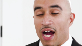 Shemales wedding day is day for anal