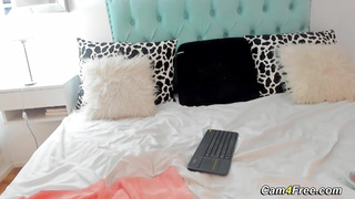 Hot Pawg Fucking Her Pussy With Her Dildo