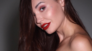 Elilith Noir shows us her sultry side