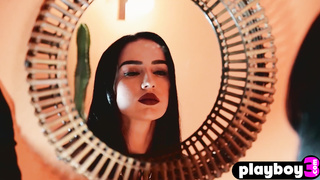 Big ass teen model posing in lingerie