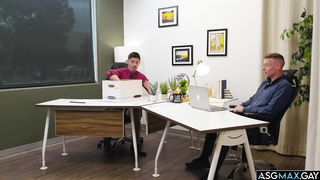 Man, I wish I could work in this FREE-USE office!