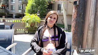 BJRAW Luna Lovely has a lovely throat