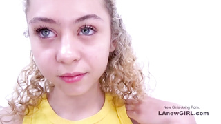 Wavy girl gets super tensed while having orgasm