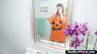 Wanna hear how I made my stepmom squirt?