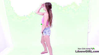 Young 19yo blonde gets teen pussy fucked