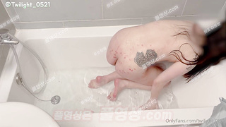 4011 변녀 벨라 onlyfans 트와일라잇 욕조에서 저온초 텔레 UB892