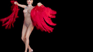 Shining burlesque babe reveals her boobs