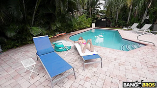 Stepmom asks me creampie her at the poolside