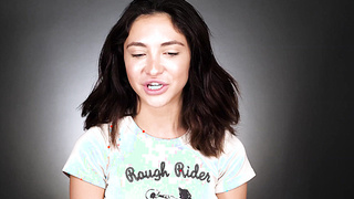 Teen masturbates with vibrator until she cums