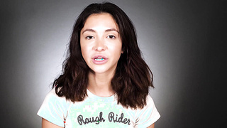 Teen masturbates with vibrator until she cums