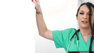 Busty shemale enjoyed blowjob by tranny