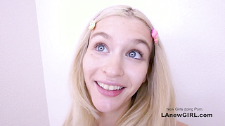 Skinny 18yo Girl worships cock and rims at casting call