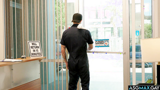 There are hunks. Then there are SUPER HUNKS!