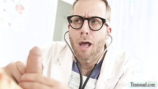 Cummer patient gets analed by the doctor in hospital