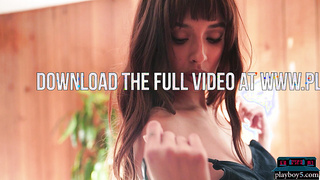 Gorgeous latina MILF model Steph exposed