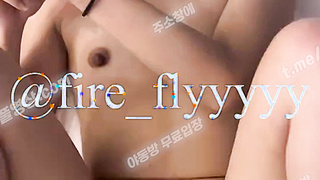4212 섹트 fire_flyyyyy 섹스하면서 통화중이라곤 상상도 못하는 텔레 UB892
