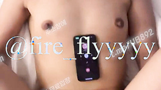 4212 섹트 fire_flyyyyy 섹스하면서 통화중이라곤 상상도 못하는 텔레 UB892
