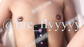 4212 섹트 fire_flyyyyy 섹스하면서 통화중이라곤 상상도 못하는 텔레 UB892