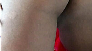 Ebony Girl Shows Booty