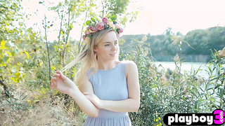 Sweet Jillean showed hot body outdoor