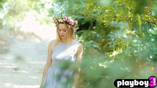 Sweet Jillean showed hot body outdoor