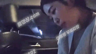 4333 트위터 R 보지도 이쁘고 똥꼬도 이쁘고 젖이 흘러 넘치네 딜도 자위 텔레 UB892 2