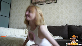 Emma Cam Girl Orgasms With A Dildo