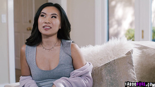 Charlene decides to go tell the couple