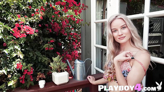 Roxy Shaw posing naked and looks sexy