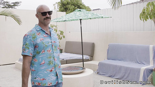 Horny couple on a beautiful day fucking at the resort