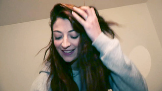 A Camgirl Fucks With a Fan
