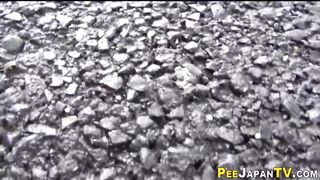 Japanese teenie pisses outdoors